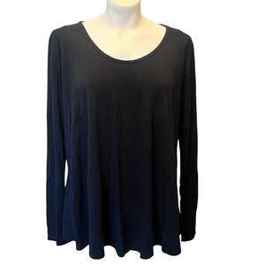 Ivy Rose Black Long Sleeve Swing Top